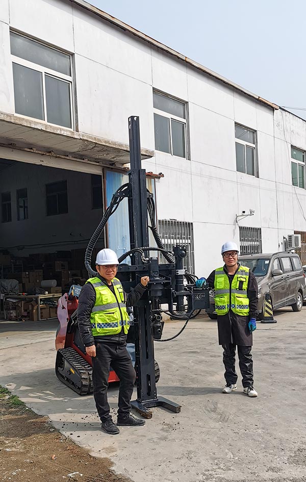 犀牛HBT取土鉆機.jpg
